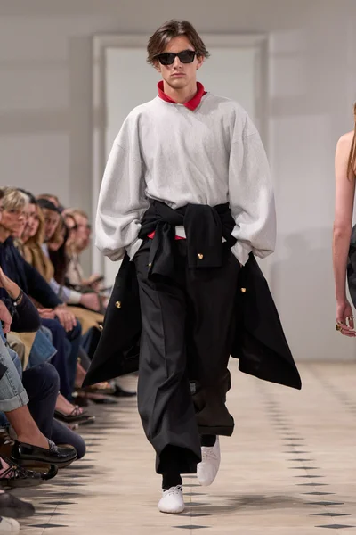 Look 49